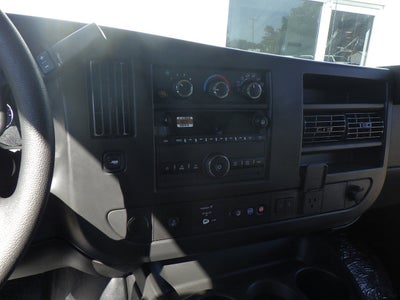 2025 GMC Savana Passenger 3500 LT