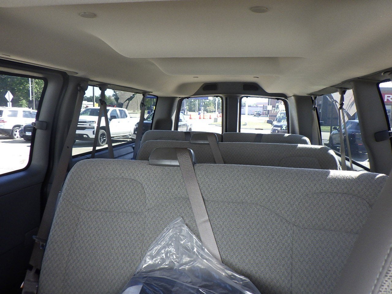 2025 GMC Savana Passenger 3500 LT