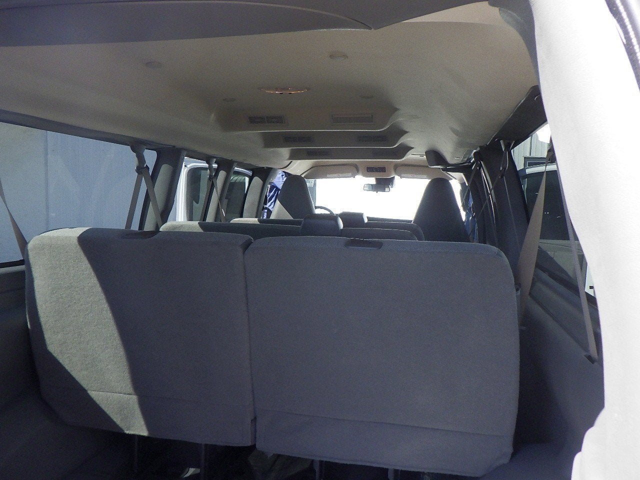 2025 GMC Savana Passenger 3500 LT