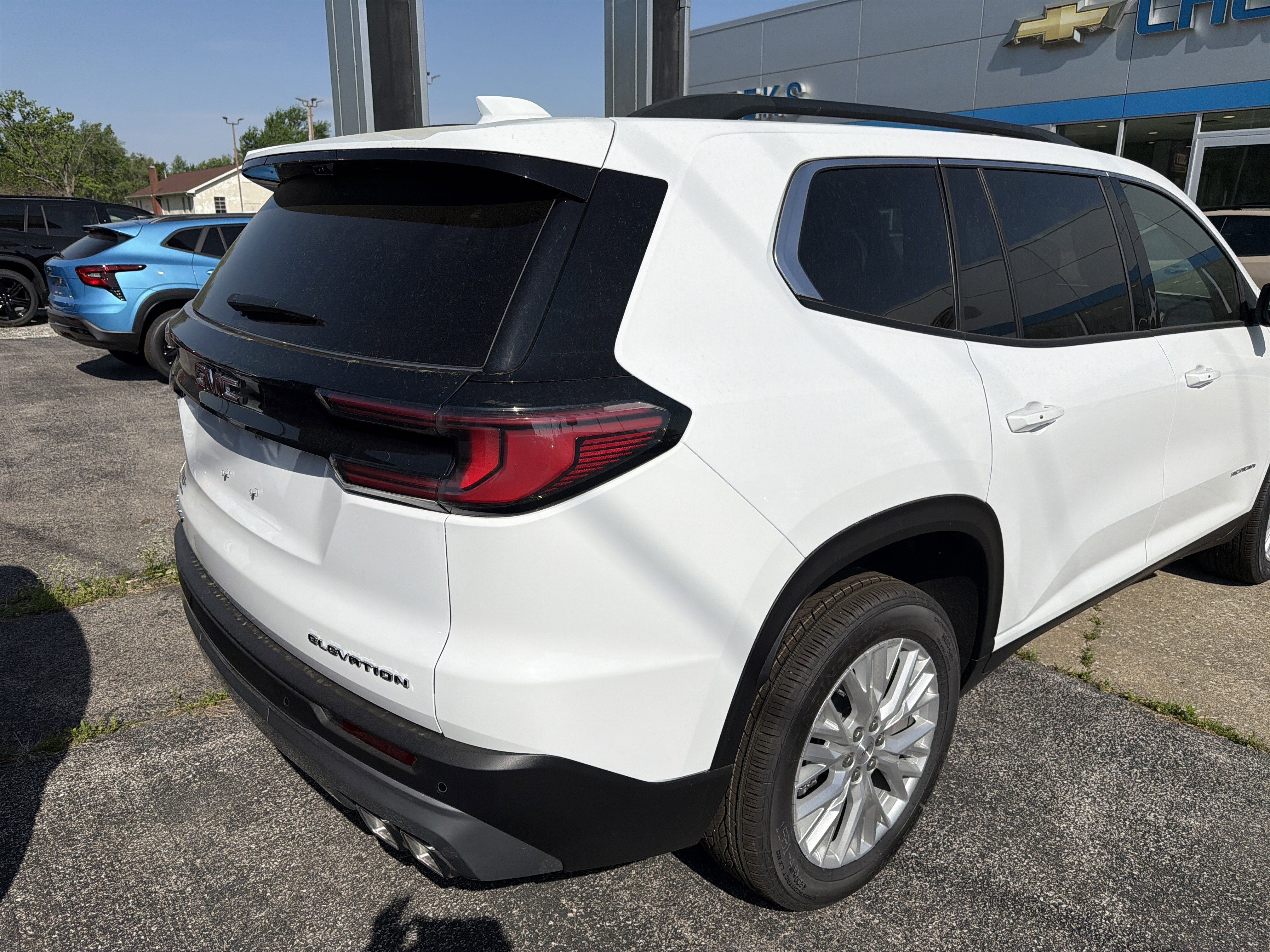 2026 GMC Acadia Elevation