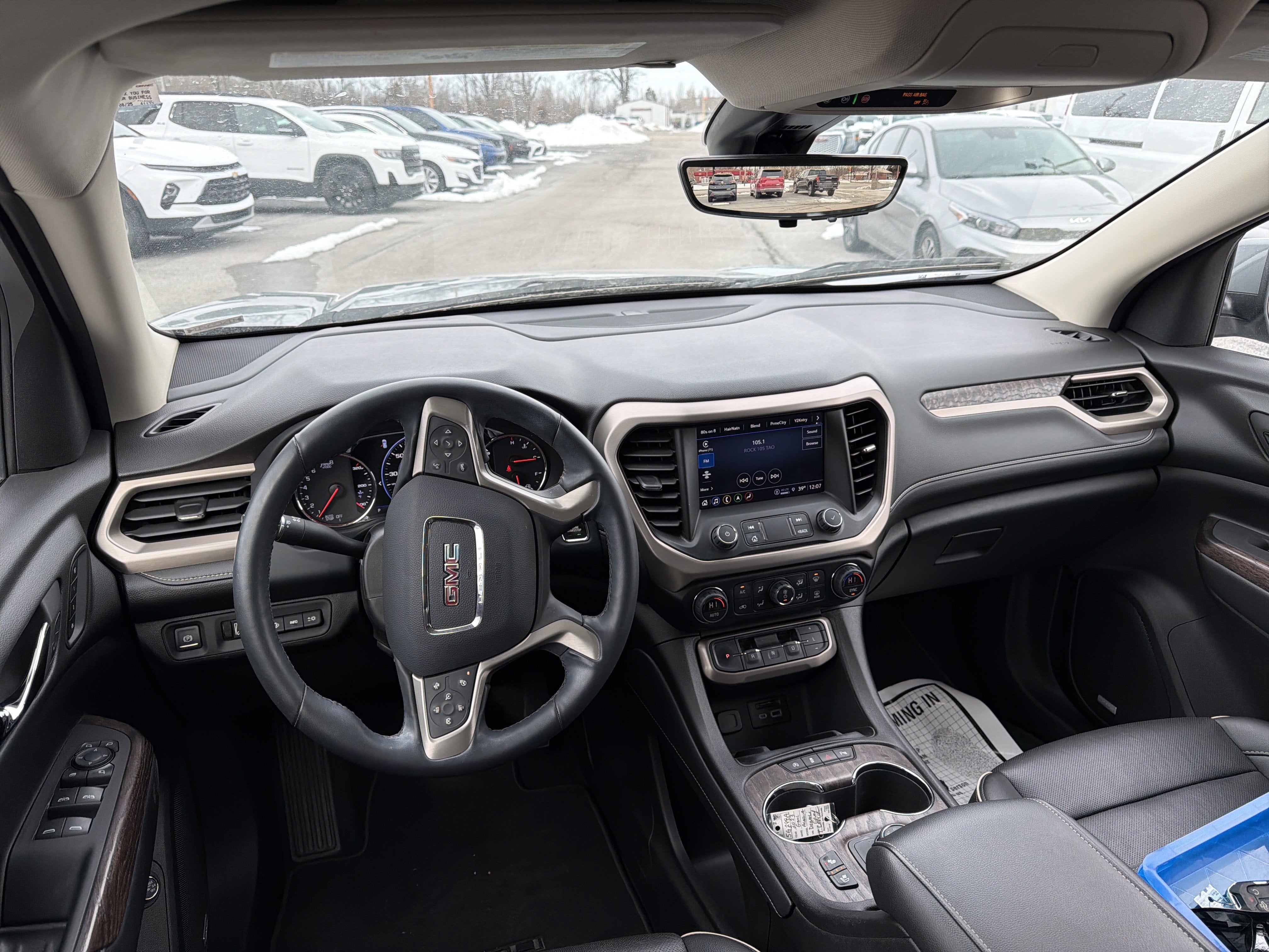 2023 GMC Acadia Denali