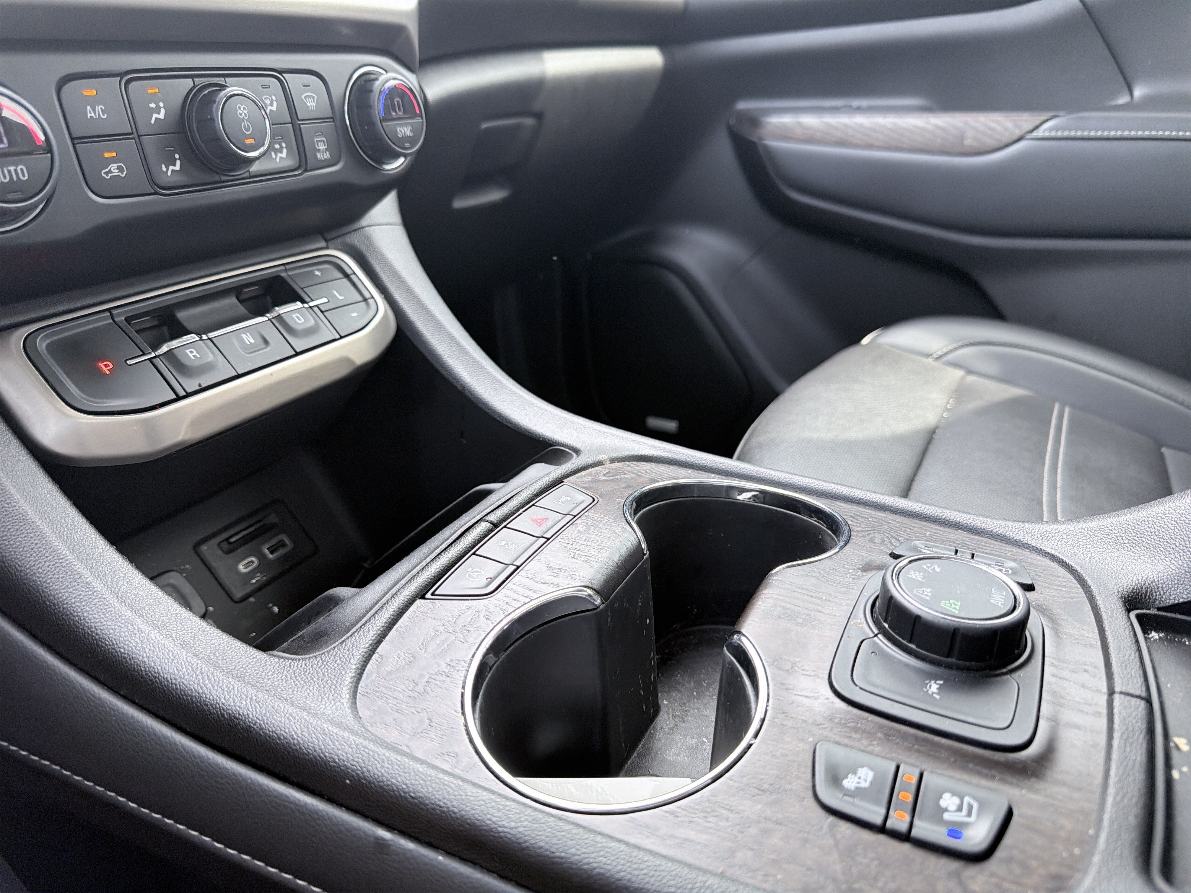 2022 GMC Acadia Denali