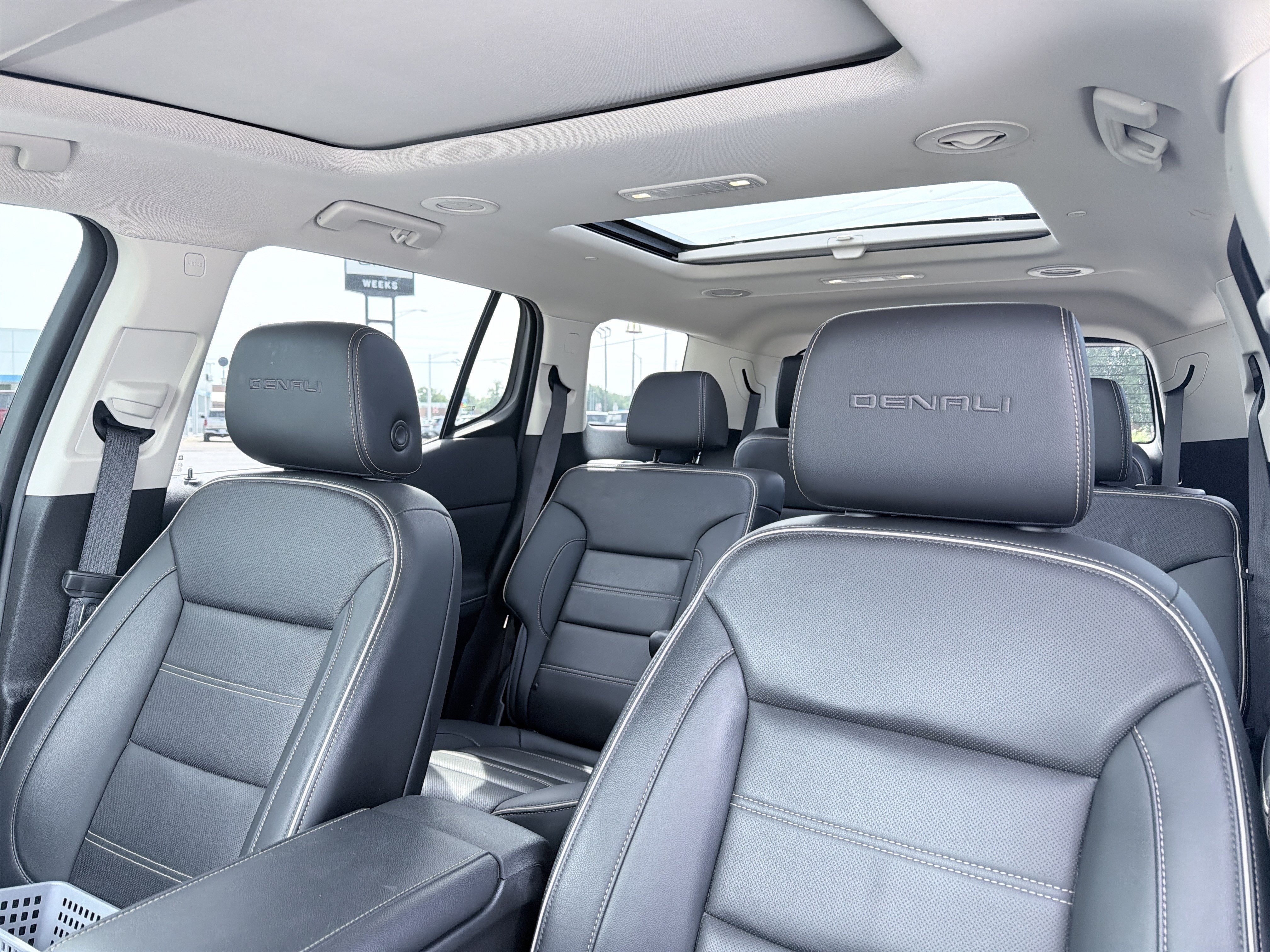 2022 GMC Acadia Denali