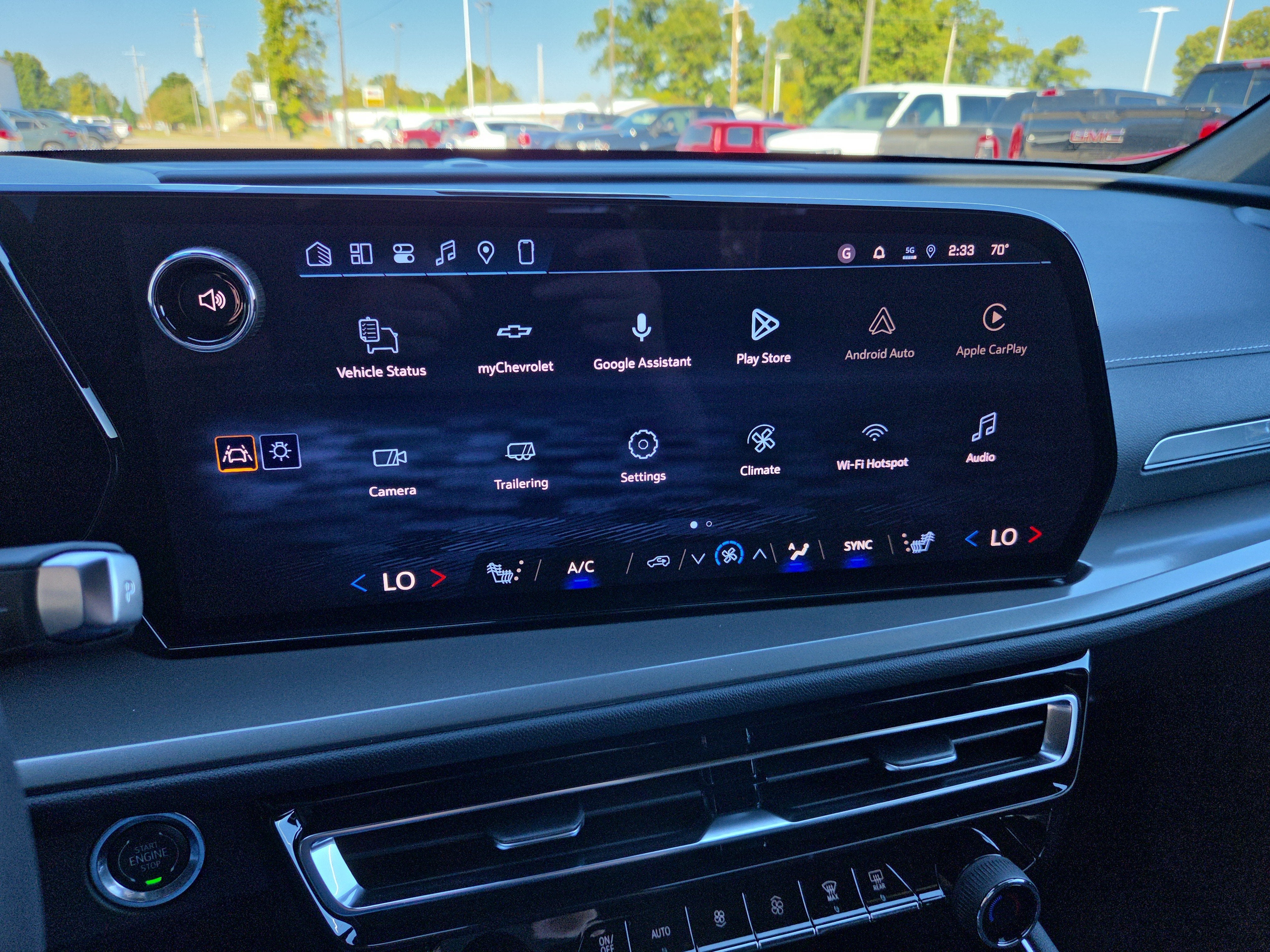 2027 Chevrolet Traverse LT - Photo 9