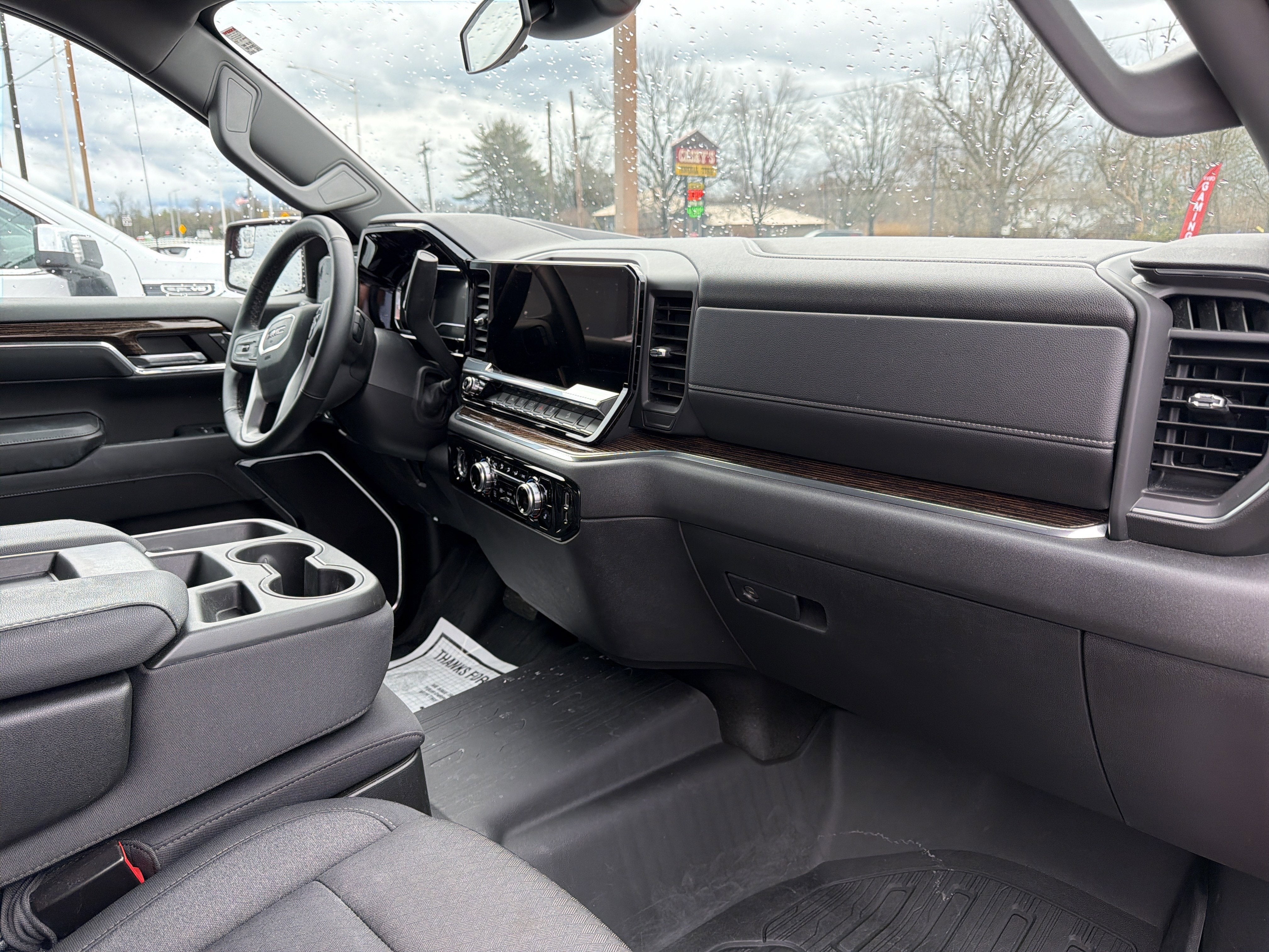 2024 GMC Sierra 1500 SLE