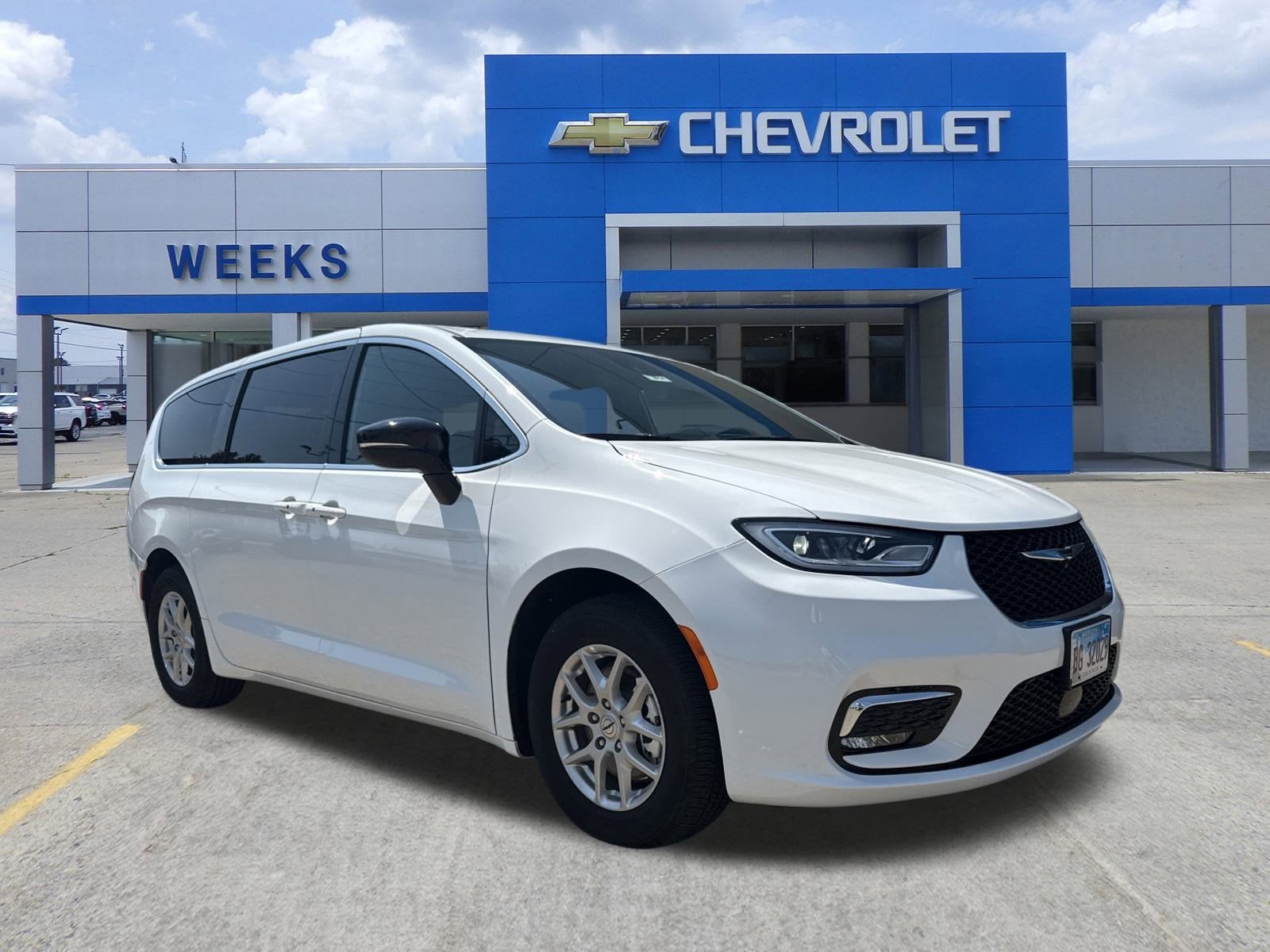 2025 Chrysler Pacifica Select