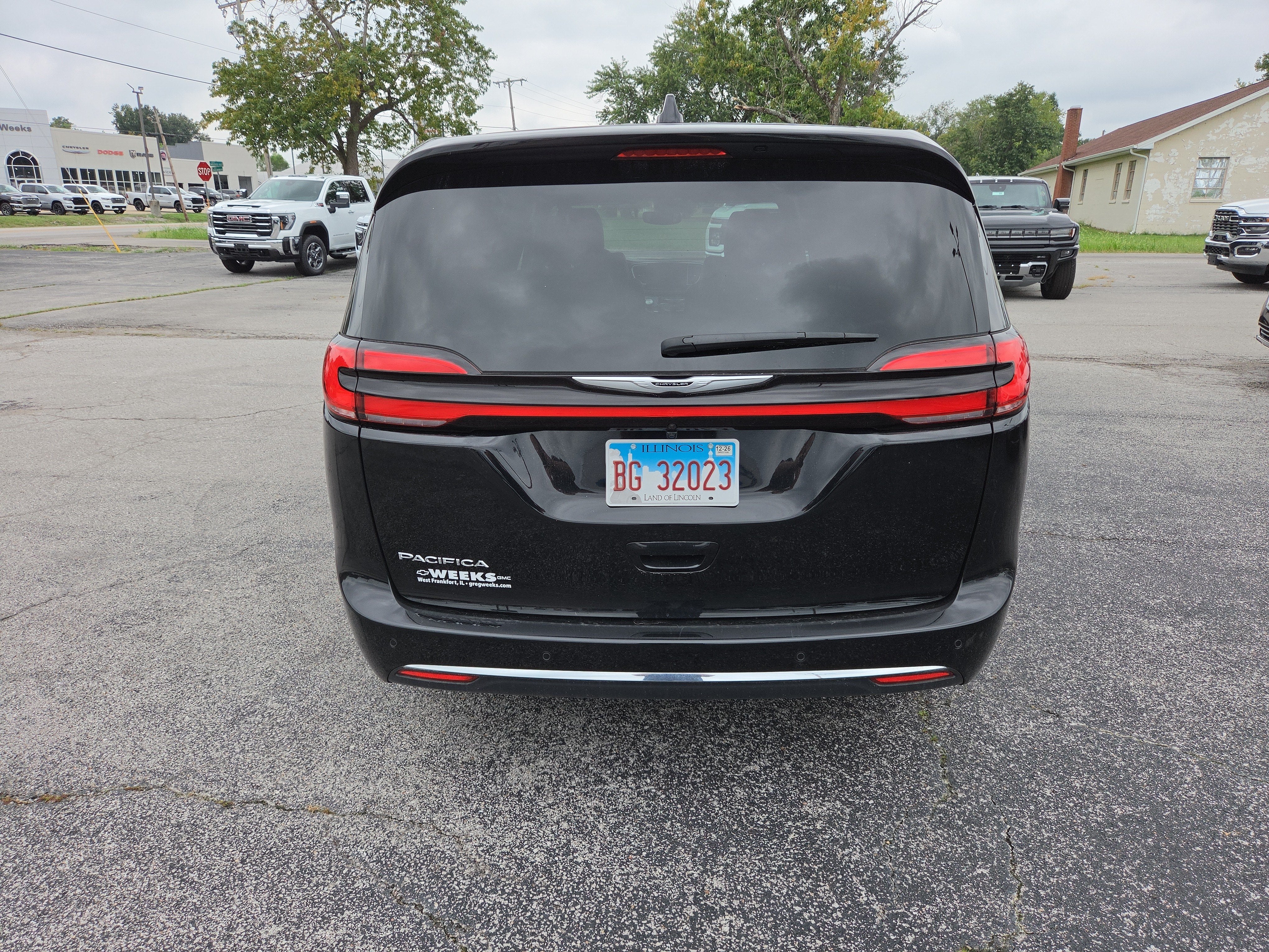 2026 Chrysler Pacifica Select