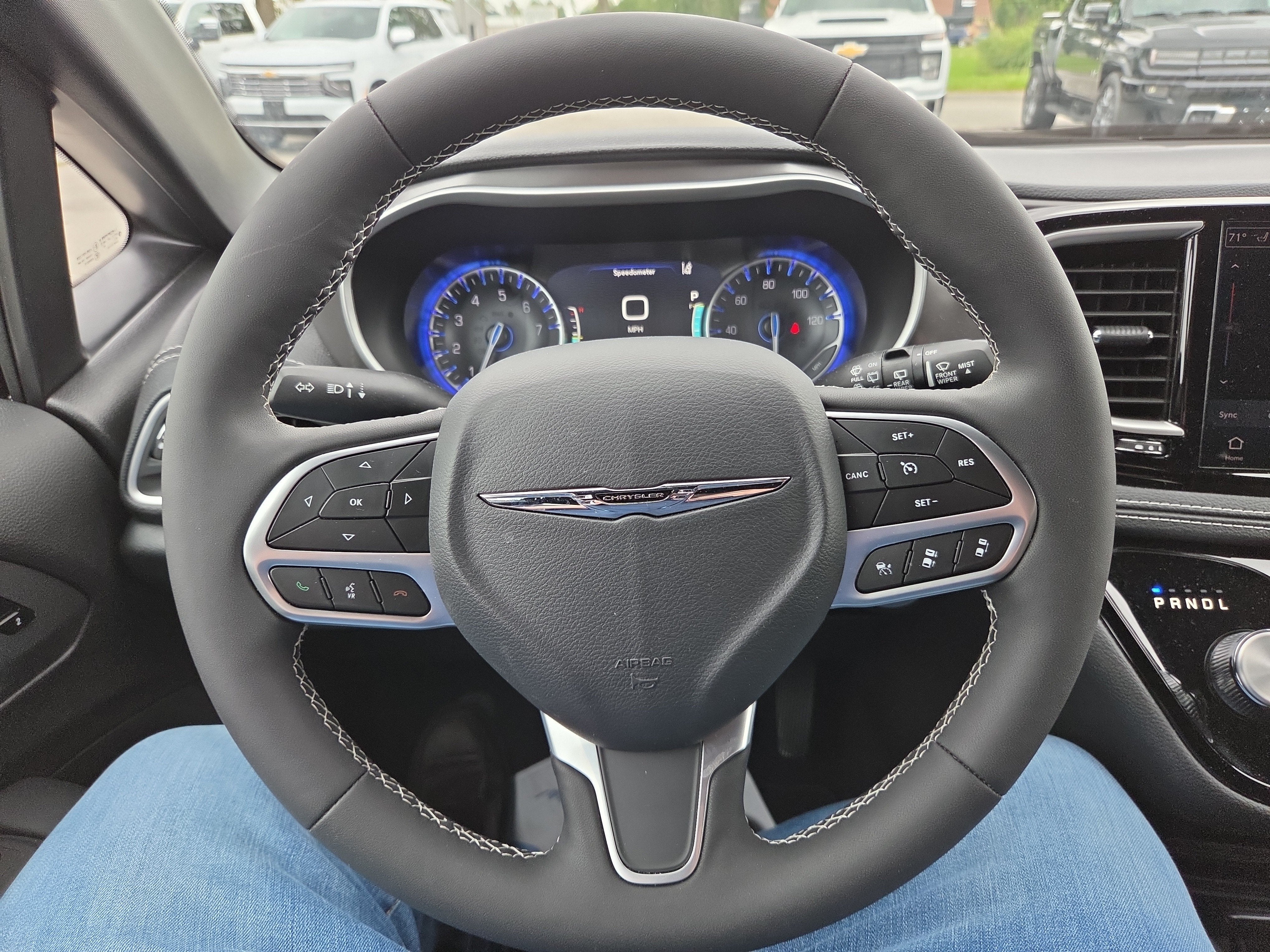 2026 Chrysler Pacifica Select