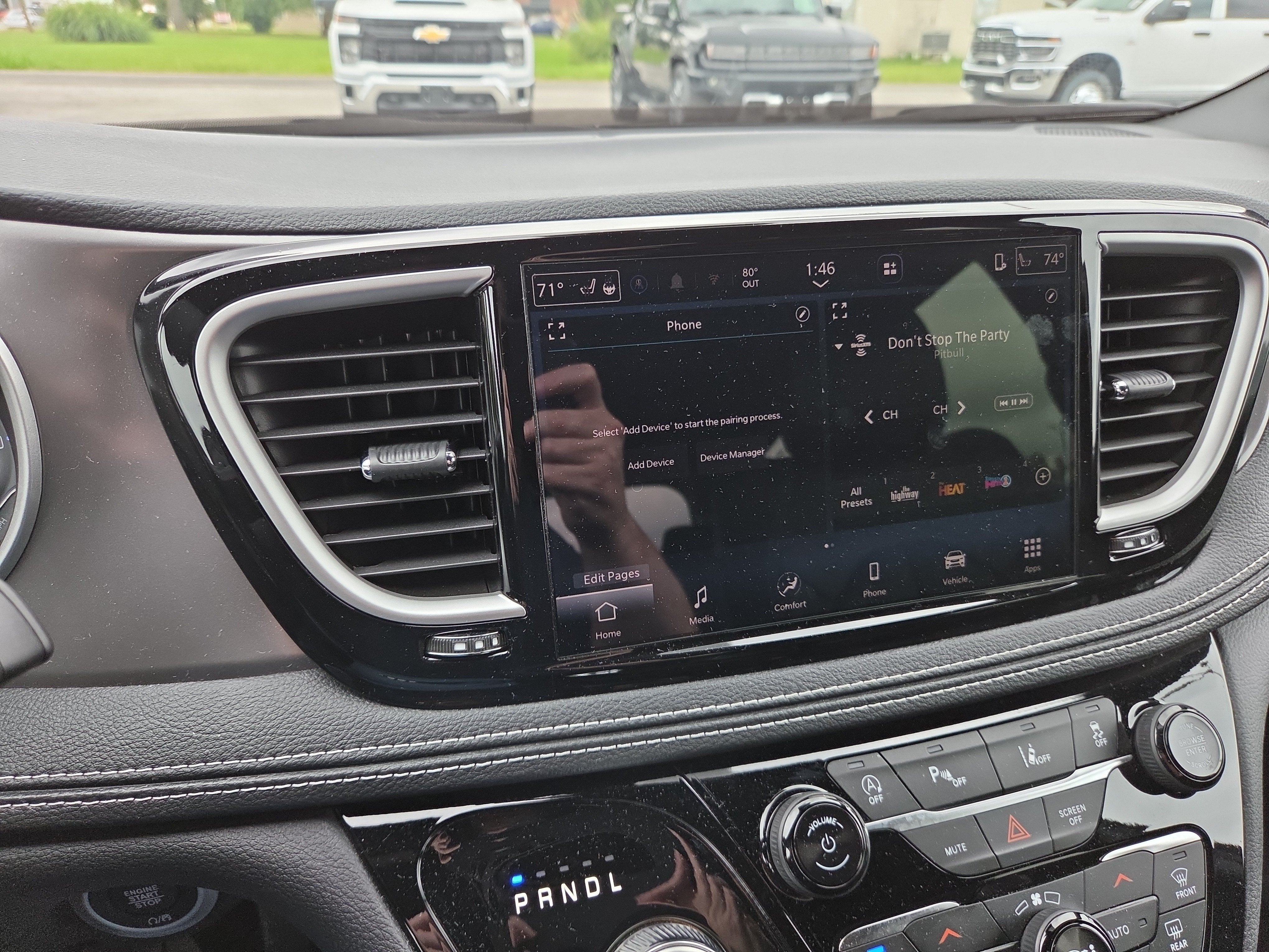 2026 Chrysler Pacifica Select