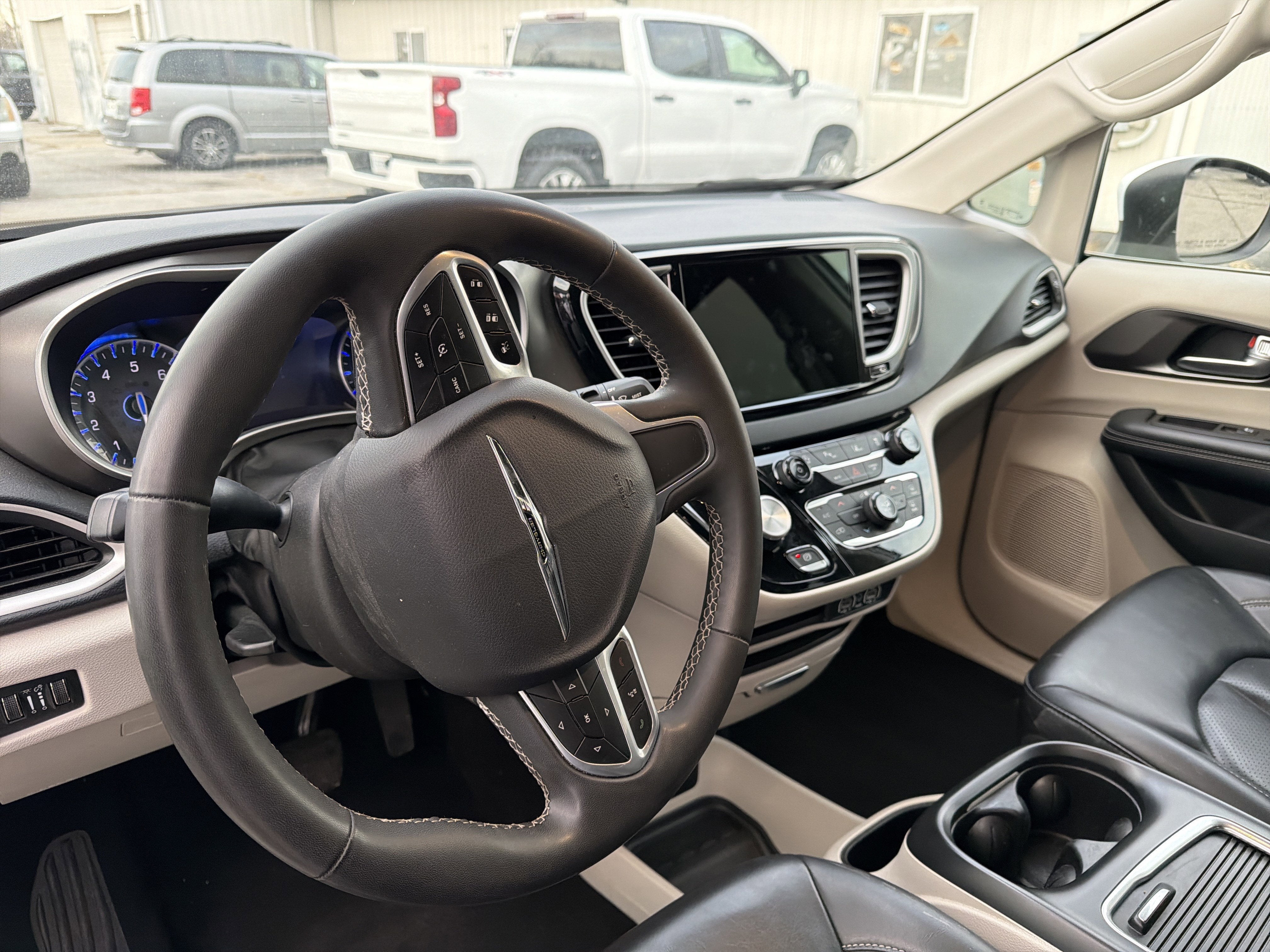 2023 Chrysler Pacifica Touring L