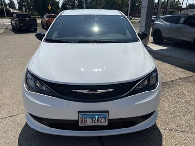 2025 Chrysler Voyager LX