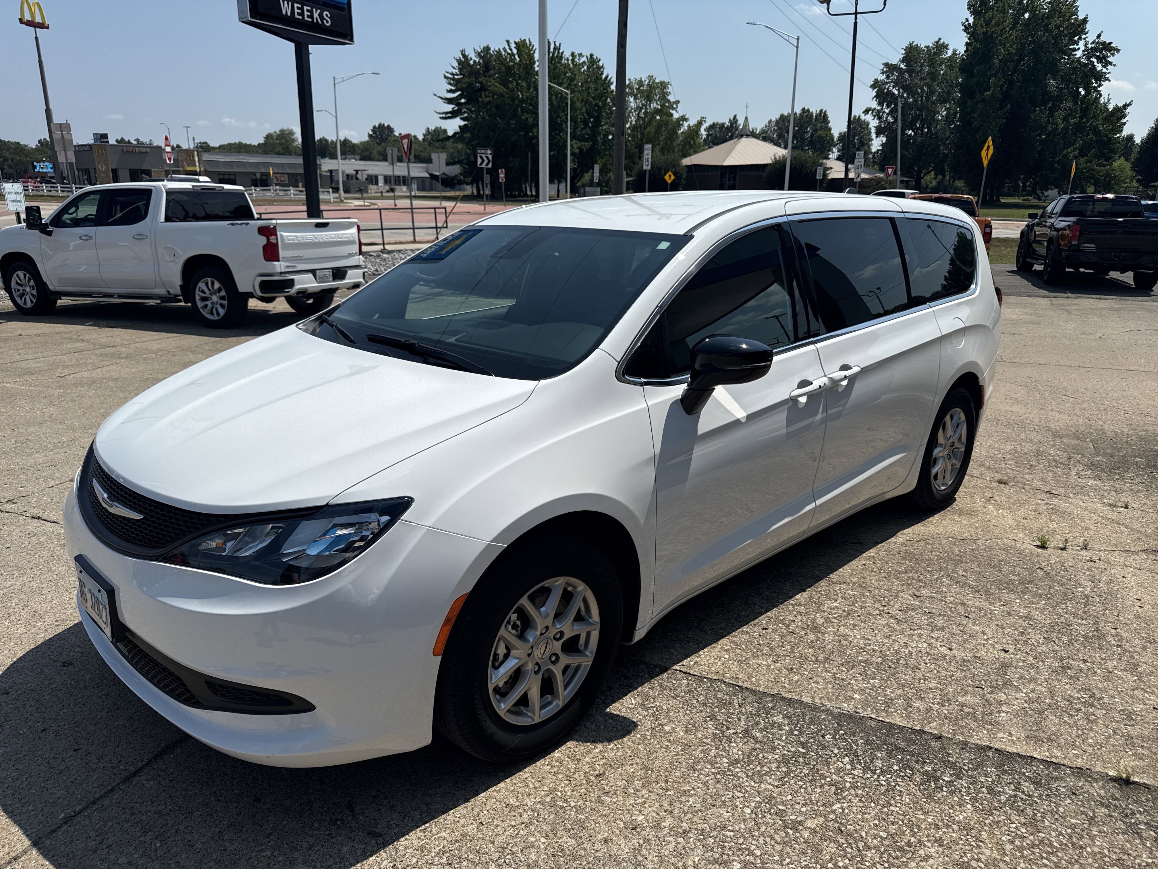 2025 Chrysler Voyager LX
