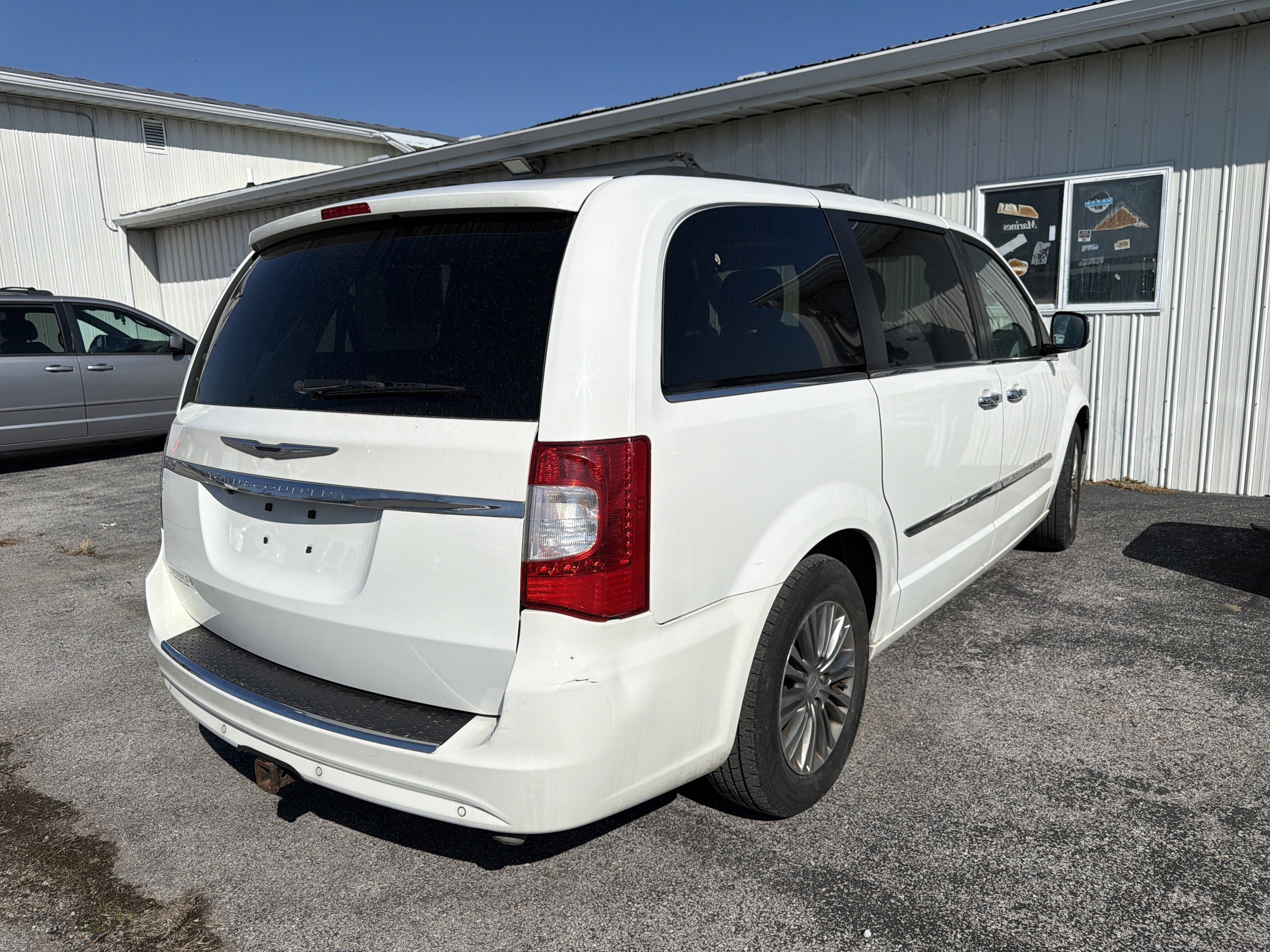 2013 Chrysler Town & Country Touring-L