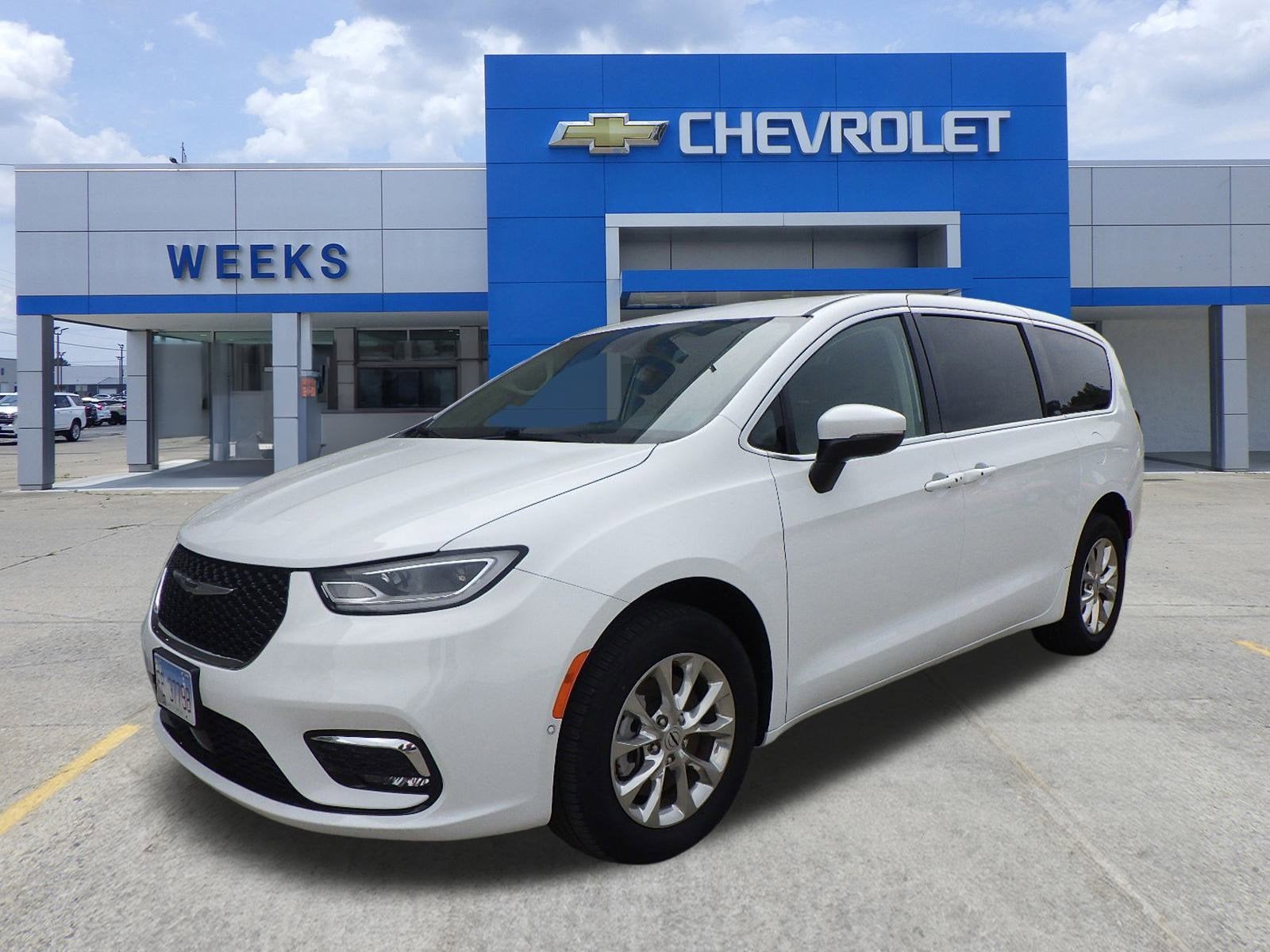 2023 Chrysler Pacifica Touring L