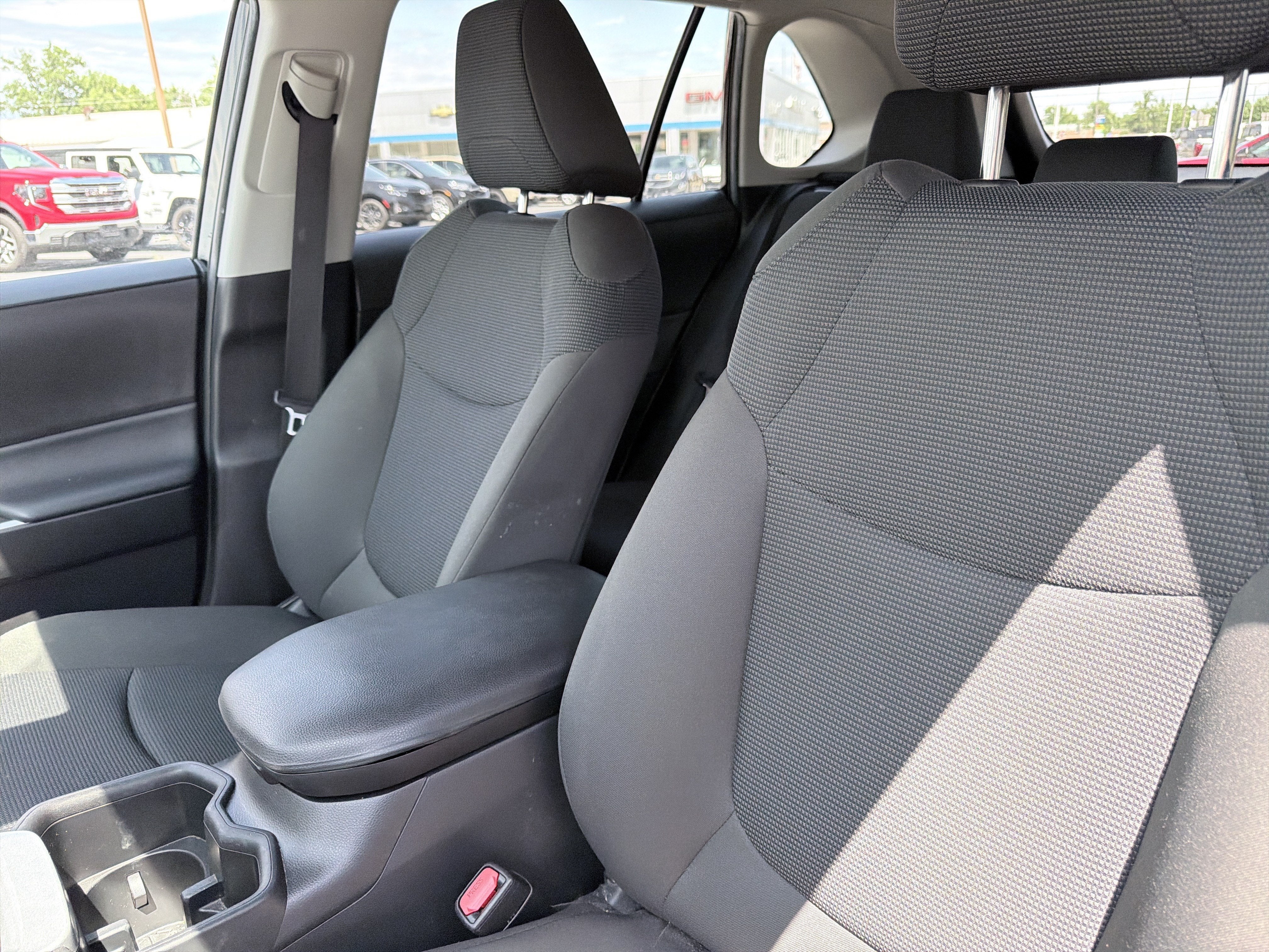 2023 Toyota RAV4 Hybrid LE