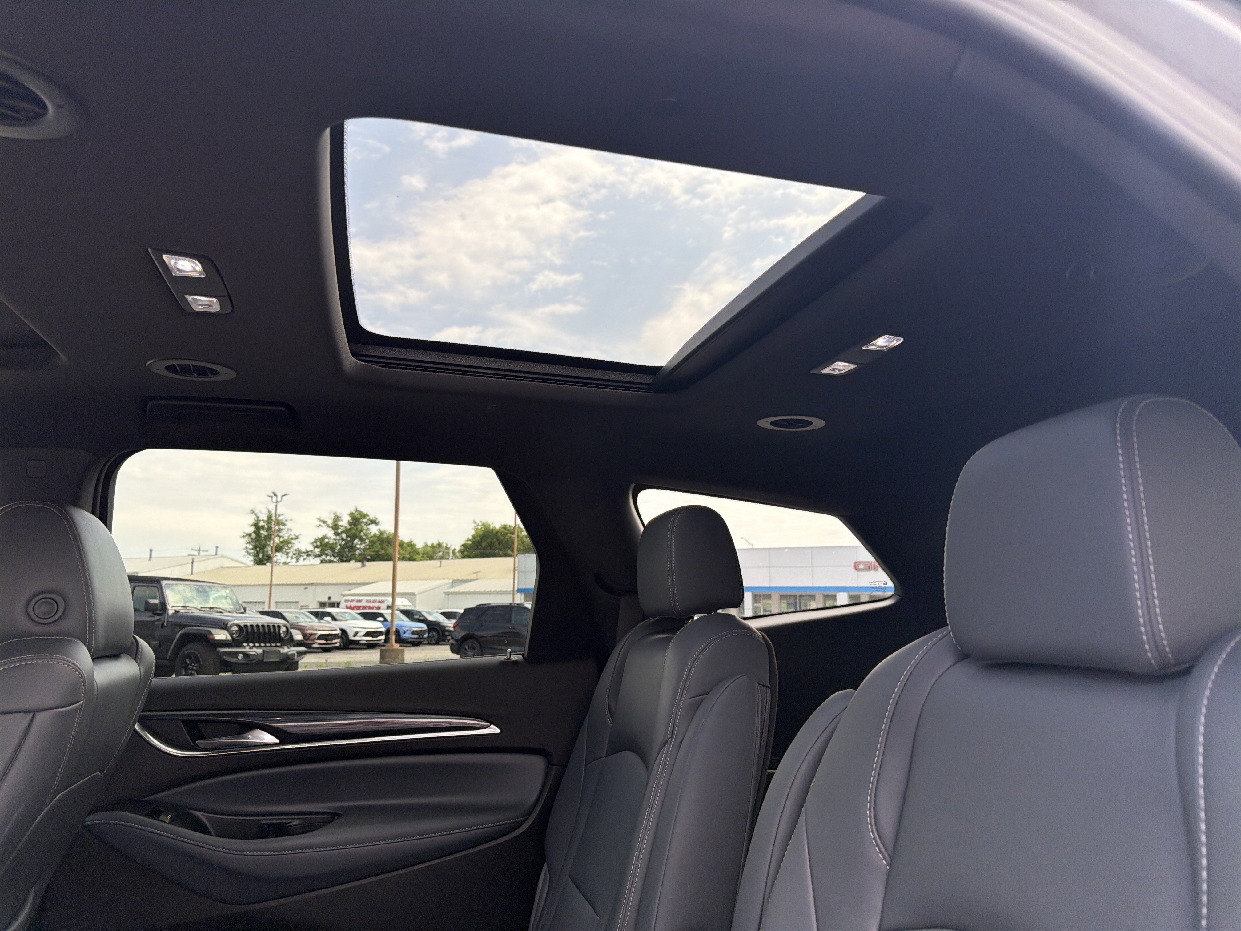 2023 Buick Enclave Essence